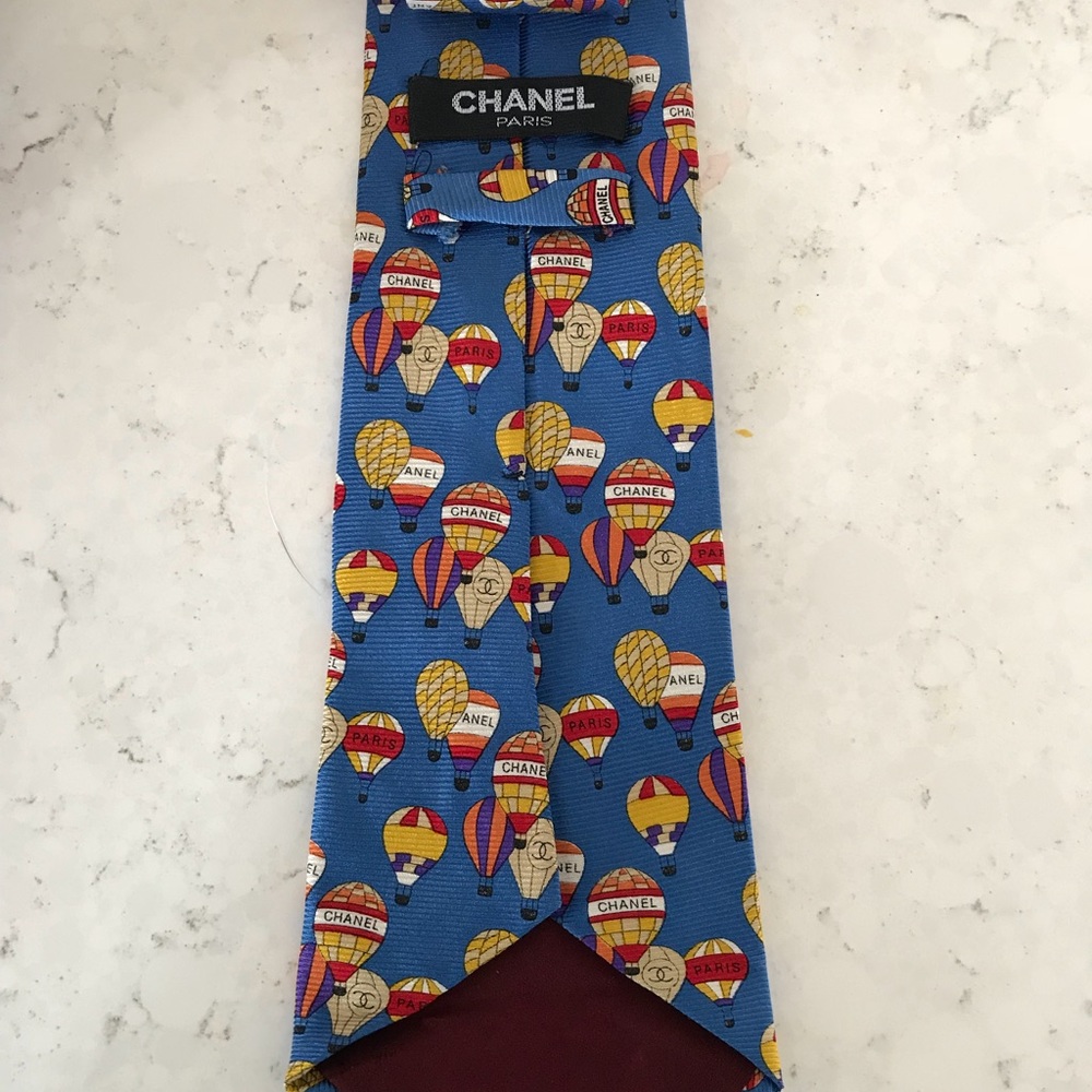 Chanel tie great condition